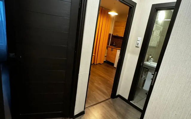 Solnechnaya Kvartira V Yuzhnoy Bittse Flat