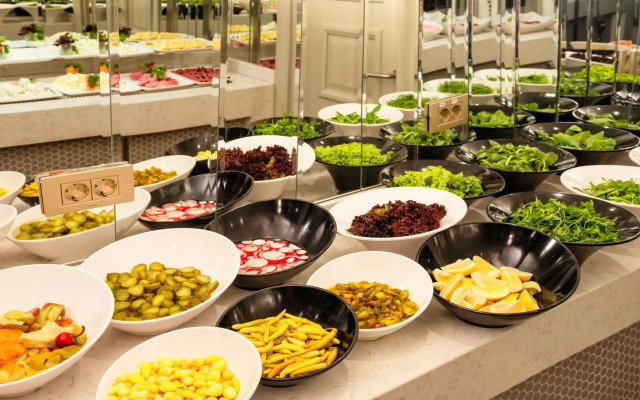 Отель The Conforium Van