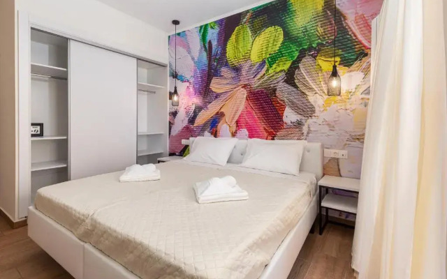 Aqua Luxury Suites