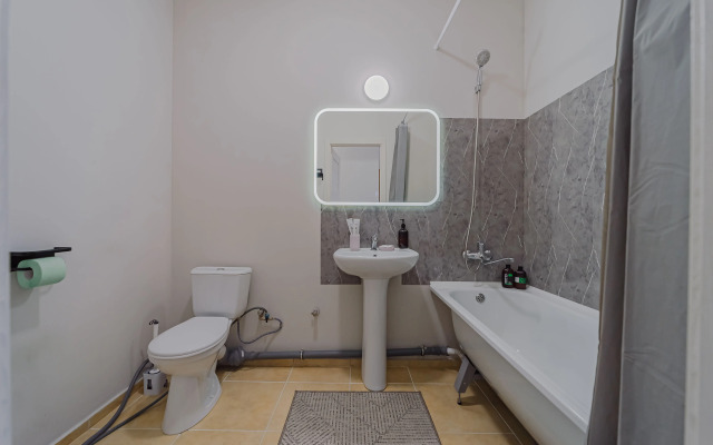 Sovremennaya Komfortnaya V Novom Dome, V Tsentre Flat