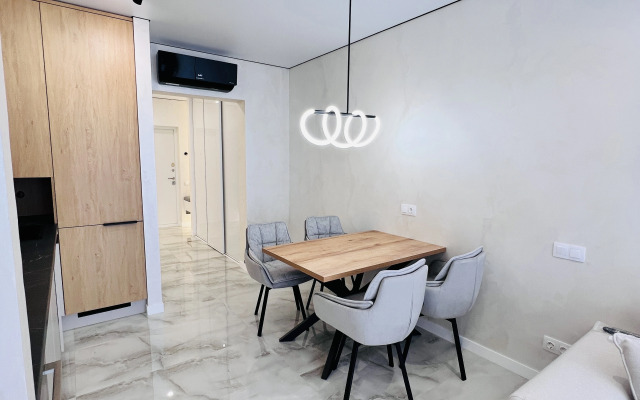 Lyuks S Vidom Na More Flat