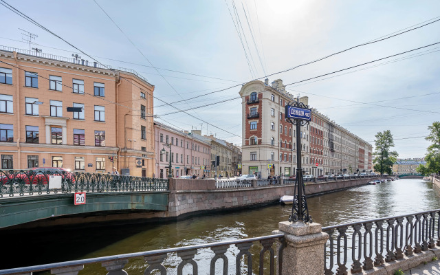 Sovremennaya Studiya V Istoricheskoy Chasti Peterburga Flat