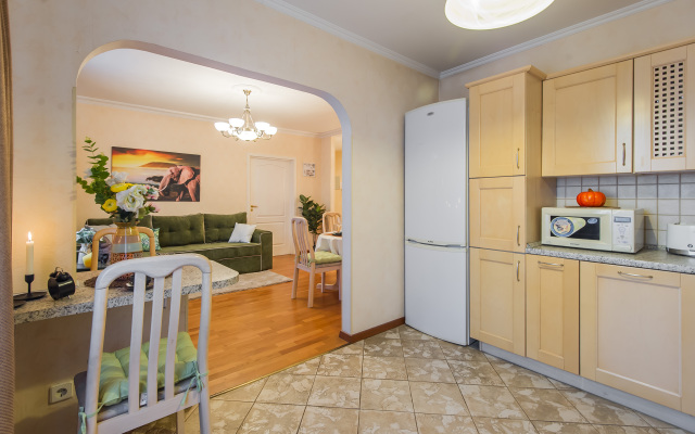GM s Vidom na Zoopark i Moscow city Apartments