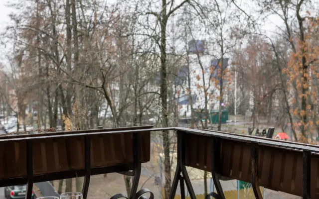 Prostornye Ryadom S Ploschadyyu Pobedy Apartments