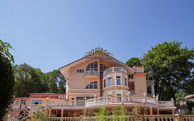 Lux Guest House