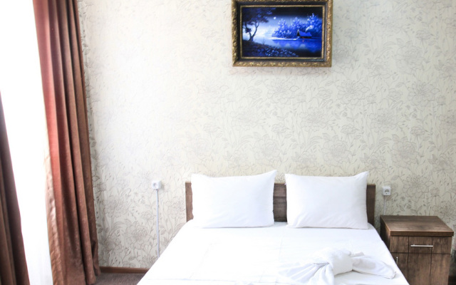 New Palace Shardeni Hotel