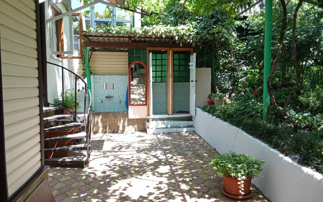 Na Zhigulevskoy Guest house