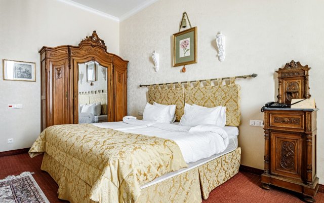 Bristol Hotel