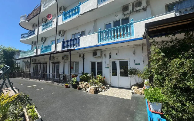 Uyutnaya Studiya Ryadom S Morem Flat