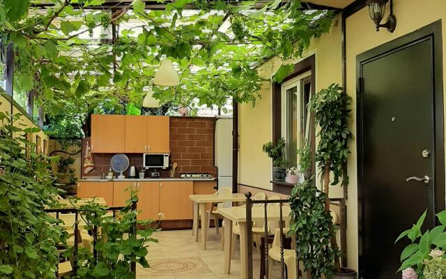 Solnechny Guest House