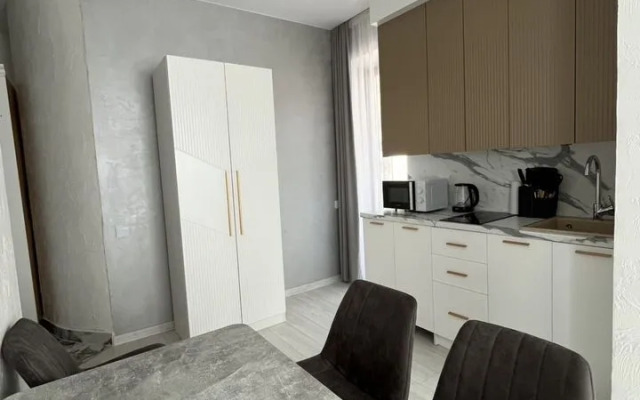 Апартаменты на Светлой 18 (305)