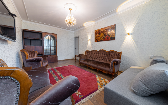 Vintazhnaya kvartira vozle metro Flat