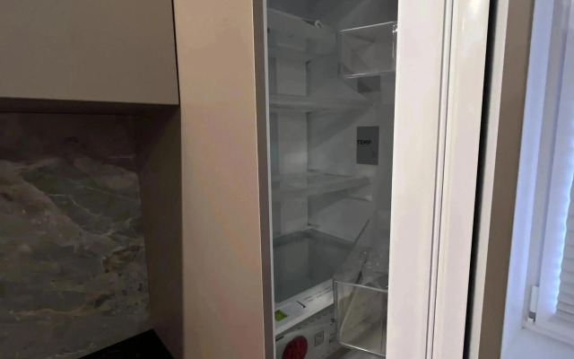 Novyie Apartamentyi Flat