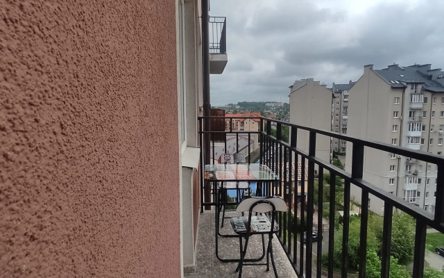 Svetlaya i uyutnaya kvartira v Zhk Skazka Flat
