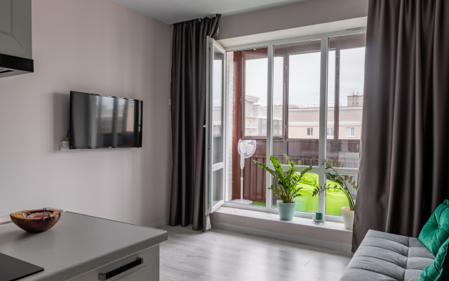 RoomyRoom Emerald Flat