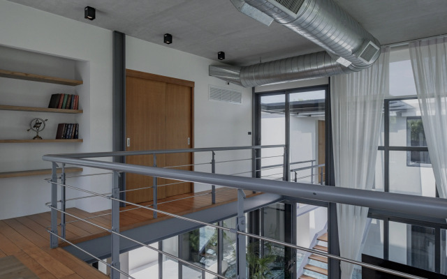 Modern Luxury Loft Riverhouse Villa
