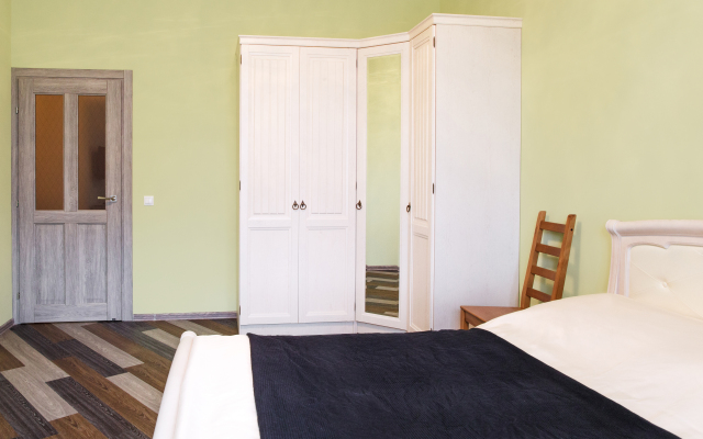 Daudel #75 U Bts Petr Stolypin Apartments