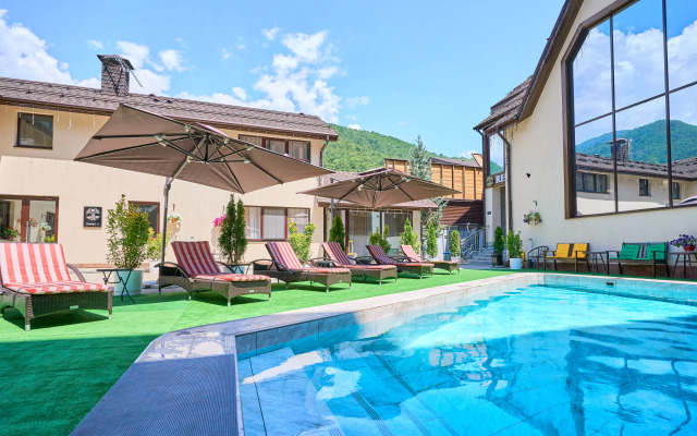 Hotel Astra De Rosa