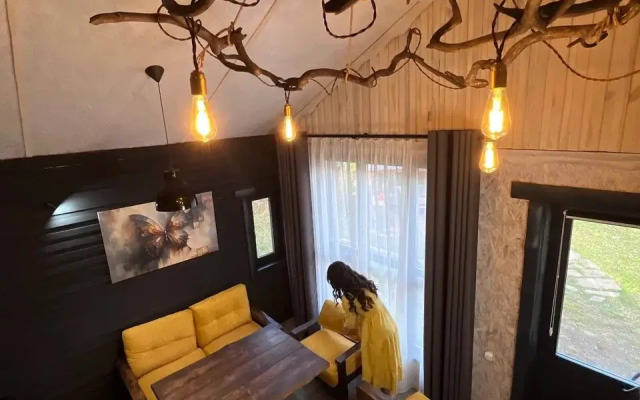 Dom V Lesu Bobrovy Khutor Guest house