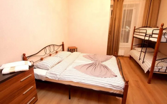 Samotsvet 3 Na Kievskoy 3 Apartments