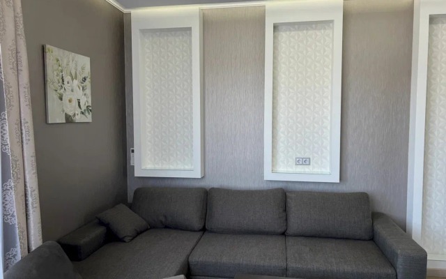 379 Na Kurzalnoy Apartments