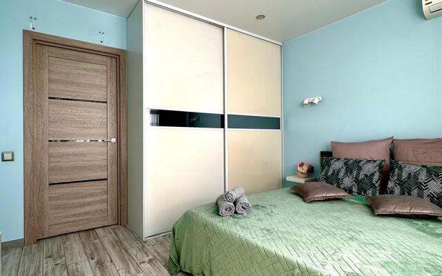 Апартаменты с видом на ТЦ Круиз