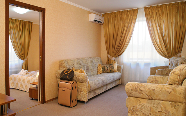 Отель Golden Family Resort