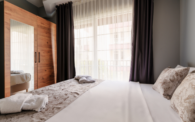 Mrt Suites Lara Hotel