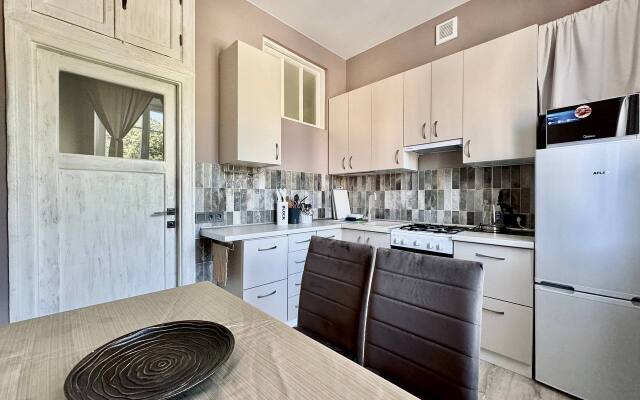 Apartamenty Shikarnaya Uyutnaya Treshka Vozle Ploschad Pobedy