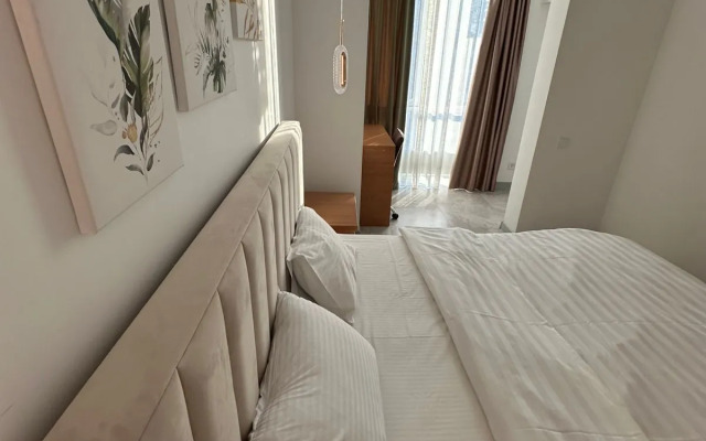 Апартаменты с кроватью 180 см, ванной и панорамными окнами, 16 этаж