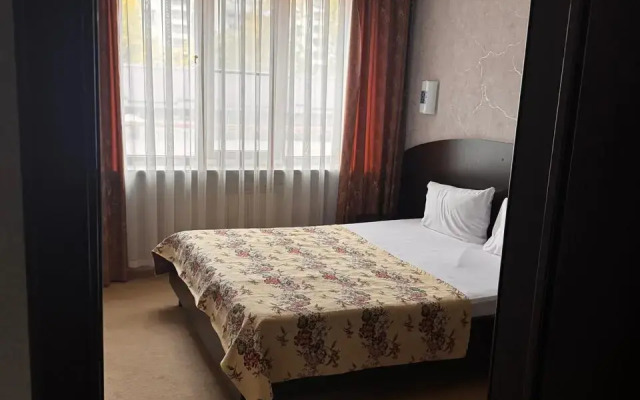 Отель Кавказ