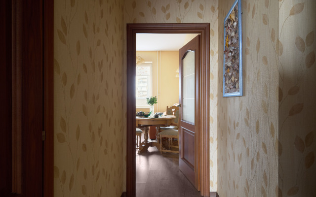 Yevrodvukhkomnatnaya Na 5 Gostey Modernaflats Sofiyskaya Flat