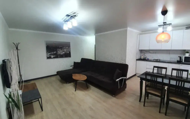 Vitalij HouseRent Dvuhkomnatnaya Po Ulitsy Musy Dzhalilya,21 Flat