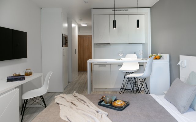 MyhomeYourhome Na Salova 61 Apartments