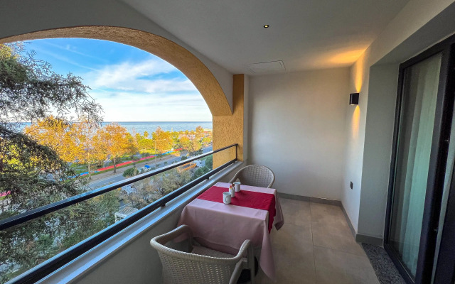 Sera Lake Center Hotel