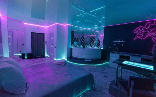Studiya Neon Flat