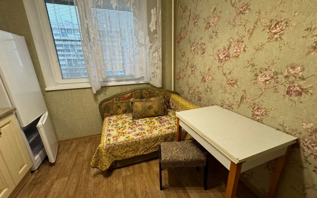 U Metro Strogino Flat