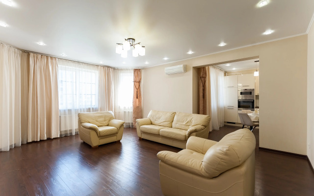 Na Pravo-Bulachnoy 47 Flat