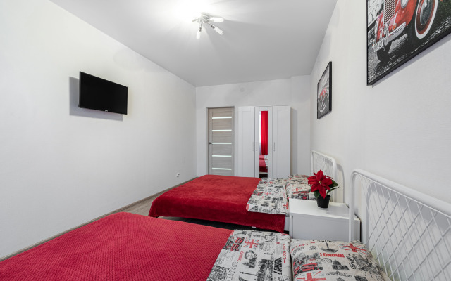 Dlya shesti person na Korotchenko Apartments