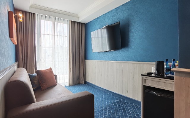 The Coach Hotel Sukhumvit / Asok BTS Bangkok by Compass Hospitality