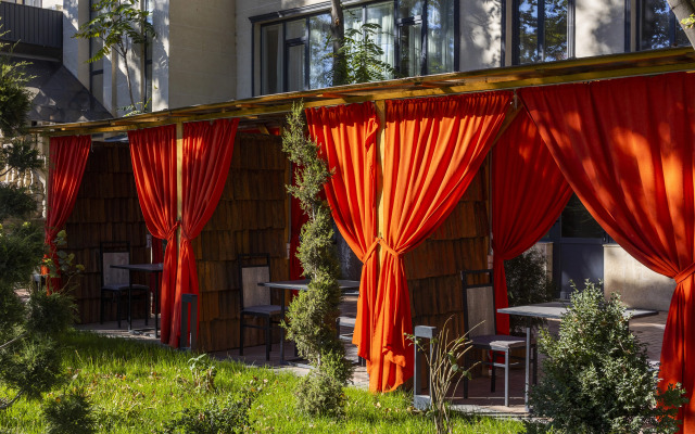 Akjola Hotel