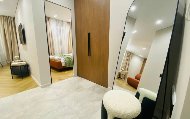 Yevro 2-Komnatnaya V Novom Dome U Ozera Kaban Flat