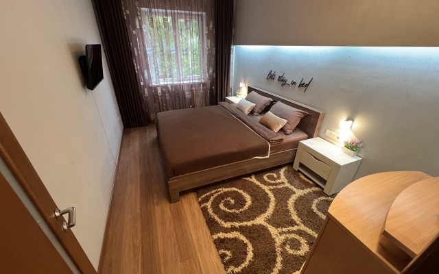 Квартира Семейный Люкс 139 кв. м напротив Отеля Hilton