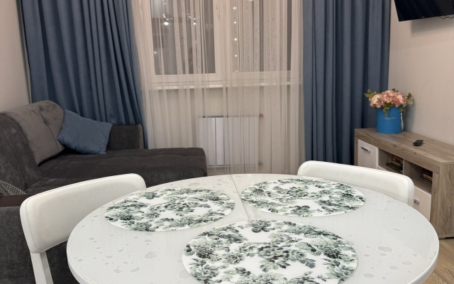 Flower Room Flat