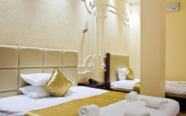 Sky Luxe Hotel