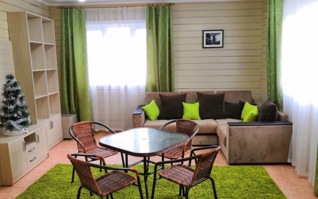 Kottedzhi v Arendu Beregovaya 40 Guest House