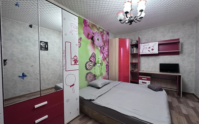 Квартира Дом 89 2комн в Мирном 2/4