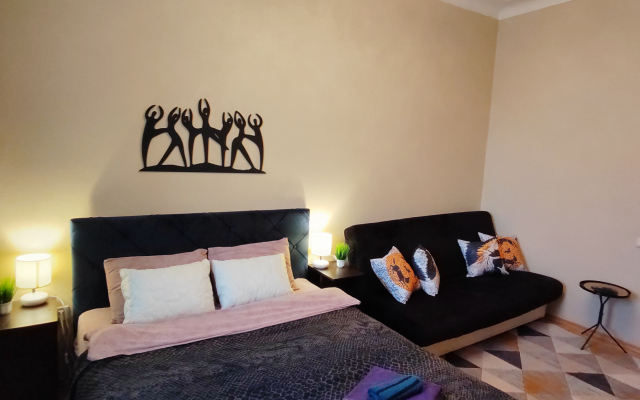 V Tsentre Na Lenina S Liftom Flat