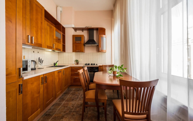 U Tavricheskogo Sada Flat