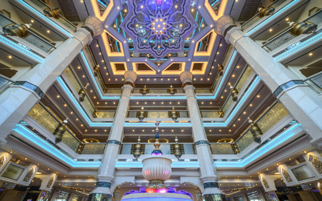 Гостиница Кол Гали